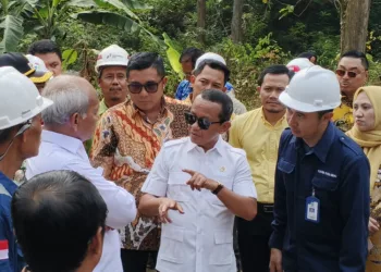Bahlil Legalkan Penambangan Sumur Minyak Rakyat di Blora