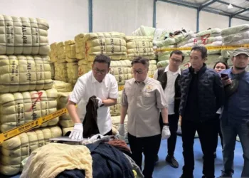 Kemendag Sita Pakaian Bekas Impor Senilai Rp 112,3 Miliar di Bandung