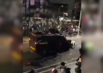 Demonstran Minta Anggota Brimob Penabrak Ojol Diproses Hukum