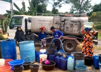 Dilanda Kekeringan! Pemkab Bangkalan Salurkan Bantuan Air Bersih