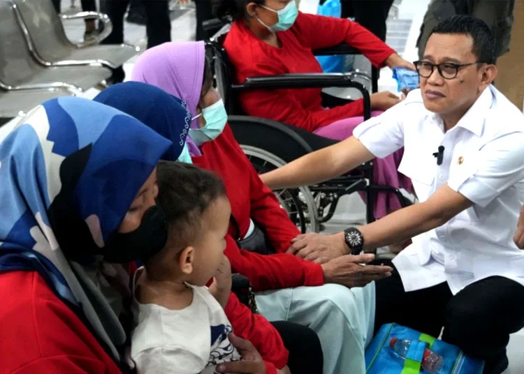 Pelukan Kemerdekaan di Pintu Kepulangan