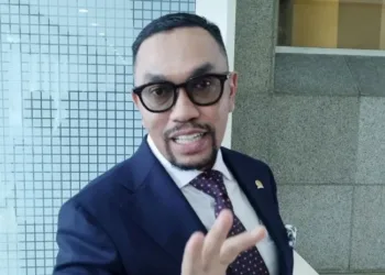 Ahmad Sahroni dan Nafa Urbach Dicopot dari DPR RI