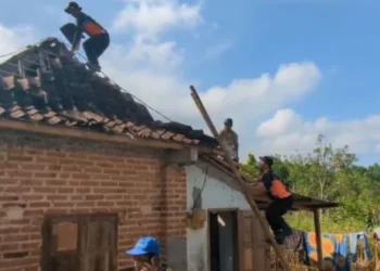 Puluhan Rumah Rusak Diterjang Puting Beliung di Madiun