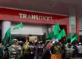 Kecam Tayangan Trans7, Santri Jember Gelar Demo di Transmart 3 Kecam Tayangan Trans7, Santri Jember Gelar Demo di Transmart