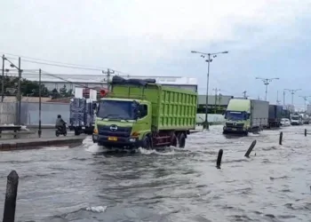 Puluhan Pompa Dikerahkan Tangani Banjir Semarang dan Demak