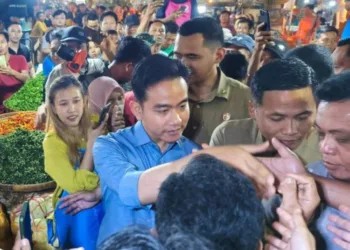 Gibran Tinjau Stabilitas Harga Pangan Jelang Akhir Tahun di Pasar Induk Jagasatru