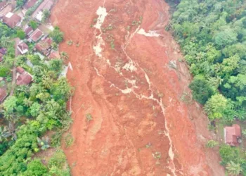 Ahmad Luthfi Imbau Warga Jateng Tingkatkan Kewaspadaan Bencana
