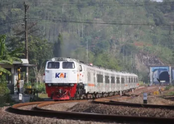 Proyek Jalur Kereta Api Luar Jawa Ditarget Mulai 2026