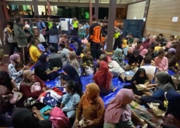 Longsor di Banjarnegara: 45 Warga Terjebak, 660 Jiwa Mengungsi 20 Longsor di Banjarnegara: 45 Warga Terjebak, 660 Jiwa Mengungsi