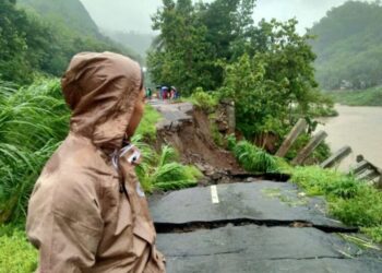 Jalan di Imogiri Putus Imbas Talut Sungai Oya Longsor, Ratusan Warga Terisolasi