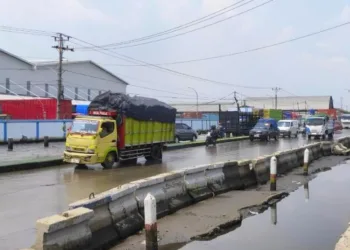 Meski Berangsur Surut, Warga Ungkap Durasi Banjir di Demak Kian Lama