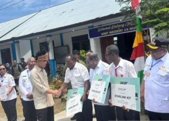 4 Sekolah di Manokwari Dapat Bantuan Laptop-Internet Starlink dari Wapres Gibran