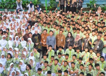 Wapres Gibran Pastikan Program MBG Sesuai Standar, Jateng Wajibkan SLHS