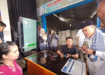 Zulhas Tinjau Harga Pupuk Subsidi di Bondowoso, Pastikan Sesuai HET Terbaru
