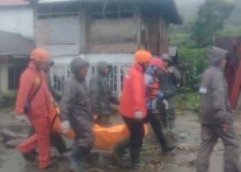 10 Korban Ditemukan Tewas Akibat Banjir Bandang di Agam, 5 Orang Masih Hilang