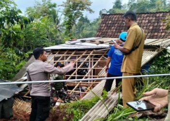 Potensi Longsor Susulan, Tenda Darurat Disiagakan di Alastengah Situbondo