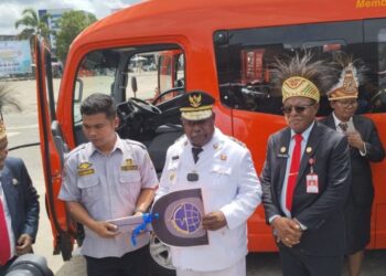 HUT ke-3 Papua Barat Daya, Pemprov Salurkan 2 Bus Sekolah Gratis
