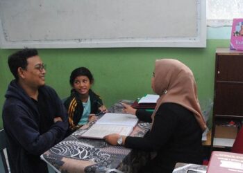 Pemkab Biak Terapkan Program Ayah Ambil Rapor Hasil Belajar Anak
