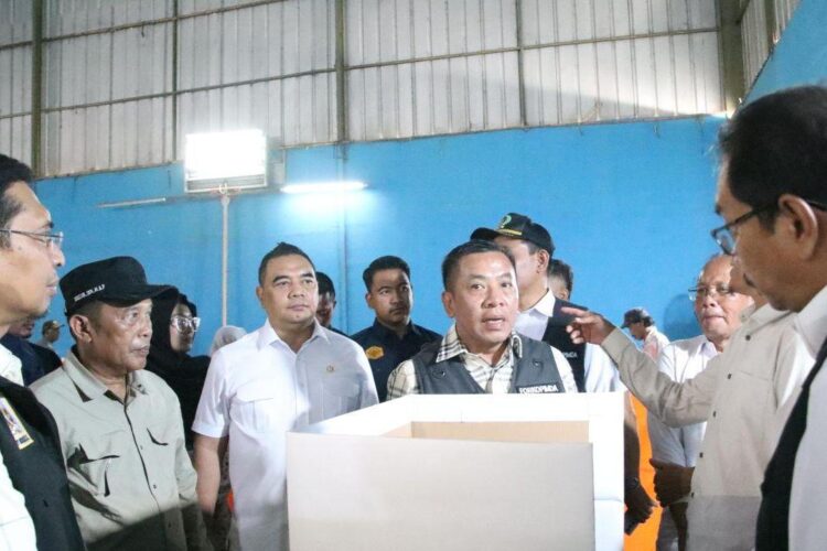 Pilkades Elektronik di Karawang Hemat 90% Biaya, Dinilai Patut Jadi Model Efisiensi 1 Situasi saat peninjauan Pilkades Elektronik oleh DPRD Jawa Barat di Karawang,
Jawa Barat, Minggu (28/12/2025). ANTARA/HO DPRD Jabar.