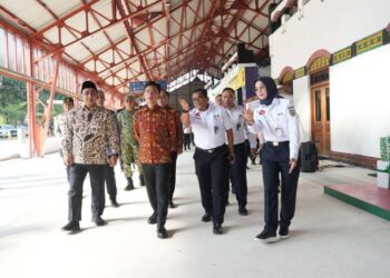 Wapres Gibran Tinjau Layanan Angkutan Nataru di Stasiun Tawang Semarang