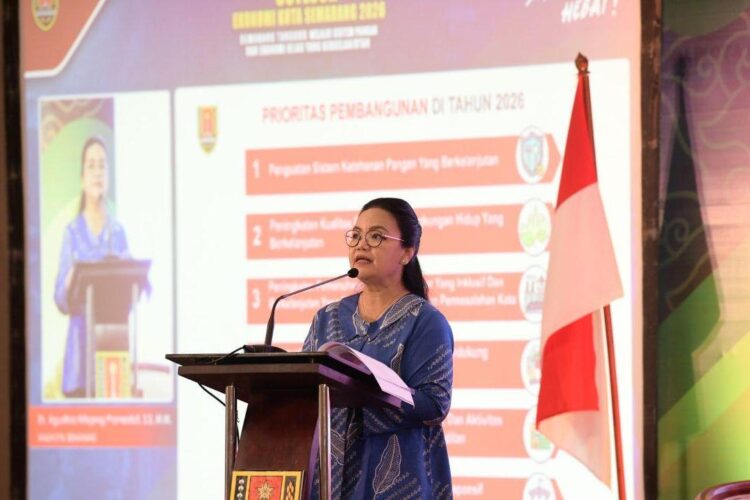 Wali Kota Semarang Agustina Wilujeng Pramestuti saat membuka "Outlook Ekonomi
2026", di Semarang, Selasa (9/12/2025). ANTARA/Zuhdiar Laeis