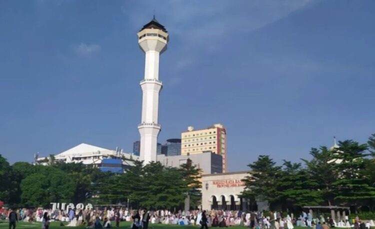Pemprov Jabar Setop Pembiayaan Operasional Masjid Raya Bandung 1 Masjid Raya Bandung