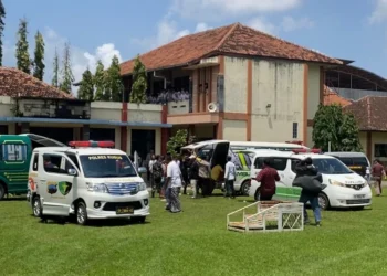 BGN mengungkap hasil lab menunjukkan keracunan MBG yang dialami ratusan siswa SMAN 2 Kudus disebabkan bakteri E-coli di menu kuah soto.