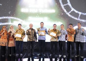 BPJS Kesehatan memberikan penghargaan kepada 27 fasilitas kesehatan yang dinilai konsisten menerapkan transformasi digital layanan JKN melalui Mobile JKN dan sistem terintegrasi.