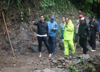 Penanganan longsor di Desa Tempur, Jepara, menunjukkan progres positif, listrik kembali normal dan akses jalan mulai terbuka.