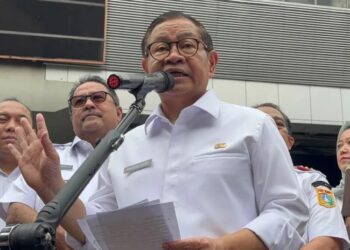Gubernur DKI Jakarta Pramono Anung menargetkan pembongkaran tiang monorel mangkrak di Jalan HR Rasuna Said rampung September 2026, disertai penataan kawasan.