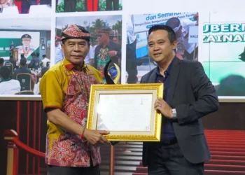 Gubernur Kalimantan Utara (Kaltara) Zainal A. Paliwang meraih penghargaan The Best Governor 2026 atas kinerja terbaik dalam membangun sinergi, kolaborasi, dan pelayanan publik.