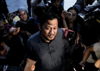 KPK menduga biro haji khusus memberi uang kepada Ketua PBNU Aizzudin Abdurrahman terkait kasus korupsi kuota haji Kemenag 2023–2024.