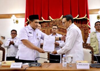 Wakil Bupati Pati Risma Ardhi Chandra resmi ditunjuk sebagai Pelaksana Tugas Bupati Pati menggantikan Sudewo yang ditetapkan KPK sebagai tersangka kasus korupsi.