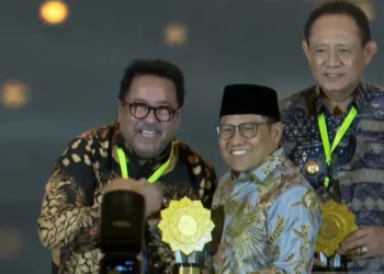 DKI Jakarta meraih kategori utama UHC Award 2026 dengan kepesertaan JKN mencapai 99 persen, bukti komitmen Pemprov dalam layanan kesehatan merata.