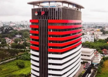 KPK memeriksa politisi PDIP Riyan Dediano terkait kasus dugaan suap proyek pembangunan dan pemeliharaan jalur kereta api di lingkungan DJKA Kemenhub.