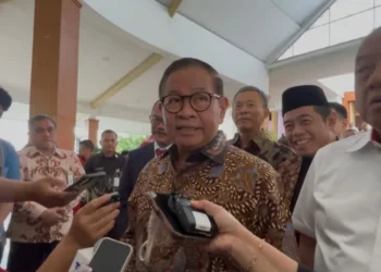 Gubernur DKI Jakarta Pramono Anung menargetkan penambahan 10.000 bus Transjakarta hingga 2029, seluruhnya bus listrik untuk transportasi ramah lingkungan.
