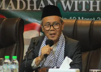 MUI meminta pemerintah meninjau ulang rencana pengiriman 8.000 pasukan TNI ke Gaza dalam kerangka Board of Peace karena dinilai berisiko secara politik dan moral.