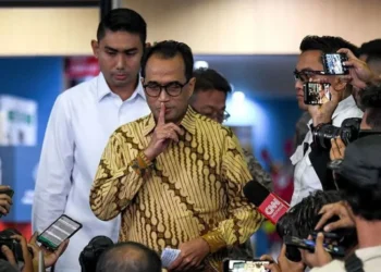 KPK memanggil mantan Menhub Budi Karya Sumadi sebagai saksi kasus dugaan suap proyek jalur kereta api DJKA Kemenhub.