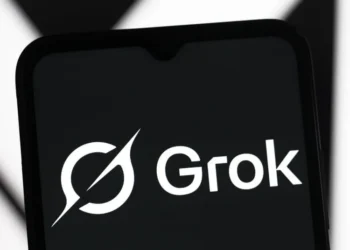 Kemkomdigi memproses normalisasi akses layanan Grok secara bersyarat dengan pengawasan ketat setelah X Corp berkomitmen memperbaiki layanan dan kepatuhan hukum.
