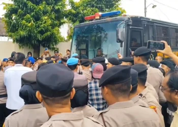 Kejari Pati menjelaskan mangkirnya tiga saksi ahli yang menyebabkan penundaan sidang dan memicu insiden penghadangan bus tahanan oleh massa AMPB di PN Pati.
