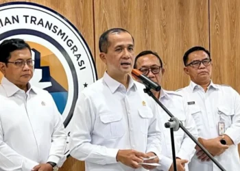Mentrans memastikan pemerintah mengembalikan SHM 438 kepala keluarga transmigran di Kotabaru, Kalsel.