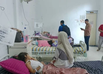 Dinkes Aceh Selatan tetapkan status KLB setelah 18 pelajar diduga keracunan makanan program MBG di Pasie Raja.