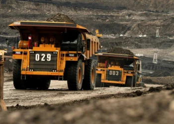 Realisasi pajak alat berat di Kalimantan Timur melonjak lebih dari 3.000 persen pada 2025 dan menembus Rp36 miliar berkat optimalisasi penagihan dan pengawasan.