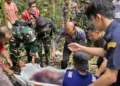 TNI Temukan Jenazah Pilot Pelita Air Korban Kecelakaan Pesawat di Nunukan 3 TNI menemukan serta mengevakuasi jenazah pilot Pelita Air, Capt. Hendrick Lodewyck Adam, korban kecelakaan pesawat Air Tractor AT-802 PK-PAA di Krayan Timur, Nunukan.