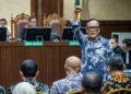 Eks Wamenaker Noel Sebut Partai 'K' Terlibat Pemerasan K3 Terdiri Tiga Huruf 3 Eks Wamenaker Immanuel “Noel” Ebenezer menyebut partai yang mempunyai huruf “K” dan terdiri tiga huruf terkait kasus pemerasan sertifikasi K3 di Kemenaker senilai Rp6,52 miliar.