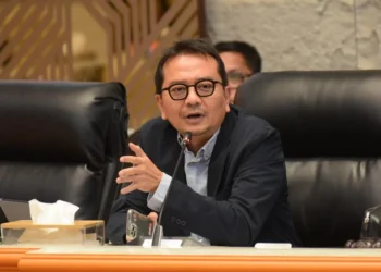 Komisi V DPR RI meminta pemerintah menaikkan diskon tiket pesawat mudik Lebaran 2026 menjadi 20 persen.
