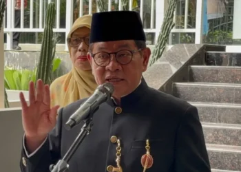 Gubernur DKI Jakarta Pramono Anung menolak negosiasi jam operasional lapangan padel di pemukiman, maksimal tutup pukul 20.00 WIB.