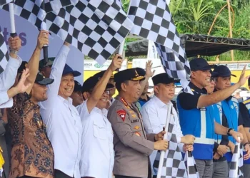 Kapolri Jenderal Listyo Sigit Prabowo bersama tiga menteri meresmikan one way nasional arus balik Lebaran 2026 dari GT Kalikangkung Semarang hingga Cikampek Utama.