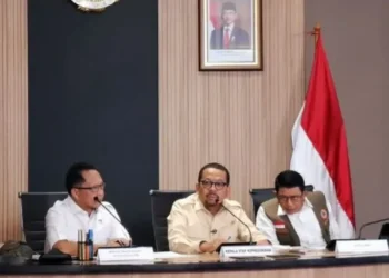 Kemendikdasmen Usul Tambahan Rp89,5 Triliun untuk Revitalisasi 60 Ribu Sekolah 18 Kemendikdasmen mengusulkan tambahan anggaran Rp89,5 triliun untuk revitalisasi 60.000 sekolah pada 2026 guna meningkatkan kualitas pendidikan nasional.