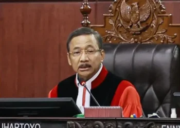 Mahkamah Konstitusi (MK) menyatakan tidak menerima uji materi Hasto Kristiyanto terkait Pasal 21 UU Tipikor soal perintangan penyidikan karena kehilangan objek perkara.